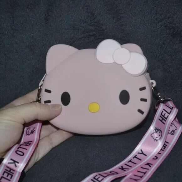 Mini Hello Kitty Pink Crossbody Bag Gift Bundle - Picture 5 of 10